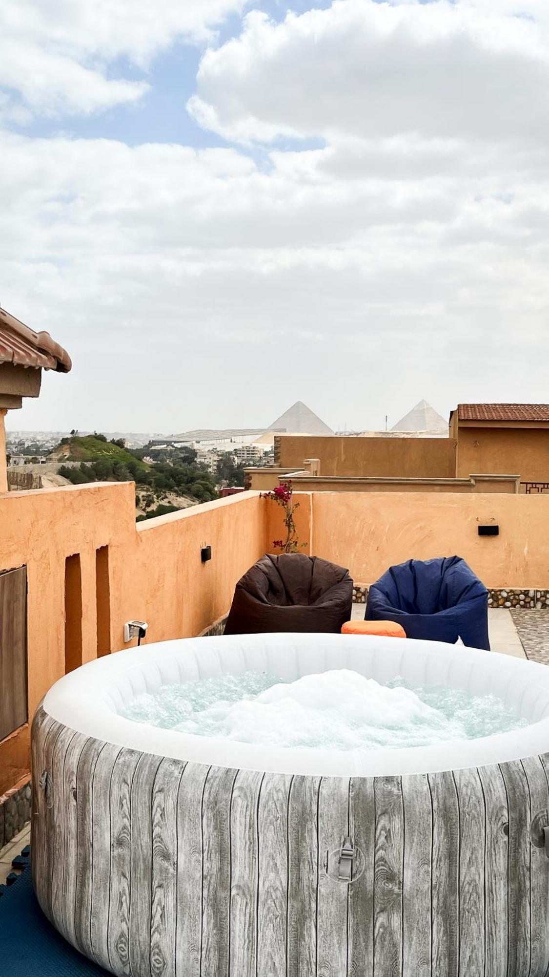 Boho Getaway With Pyramids View & Jacuzzi Apartman Gíza Kültér fotó